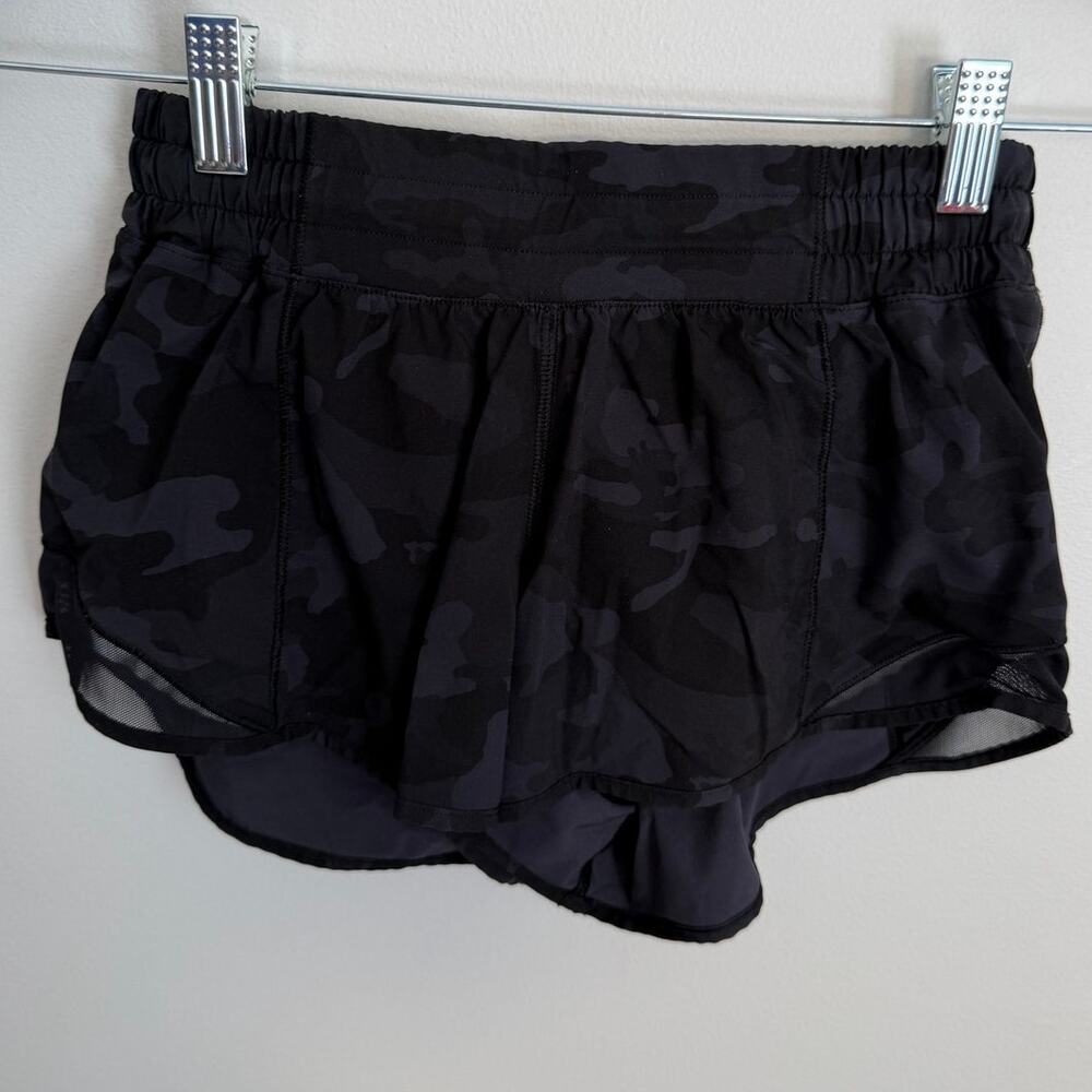 Lululemon Hotty Hot Camo Short 2.5" size 4